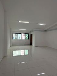 Upper Thomson Road (D20), Shop House #570487151
